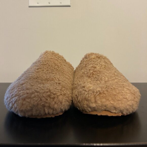 Womens INTENTIONALLY BLANK Sz 9 Tan Fuzzy Slide Mules Slippers - Picture 7 of 11